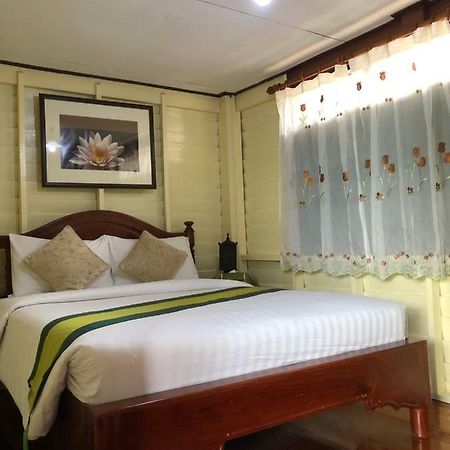 Resort Bangphlat Банкок Екстериор снимка