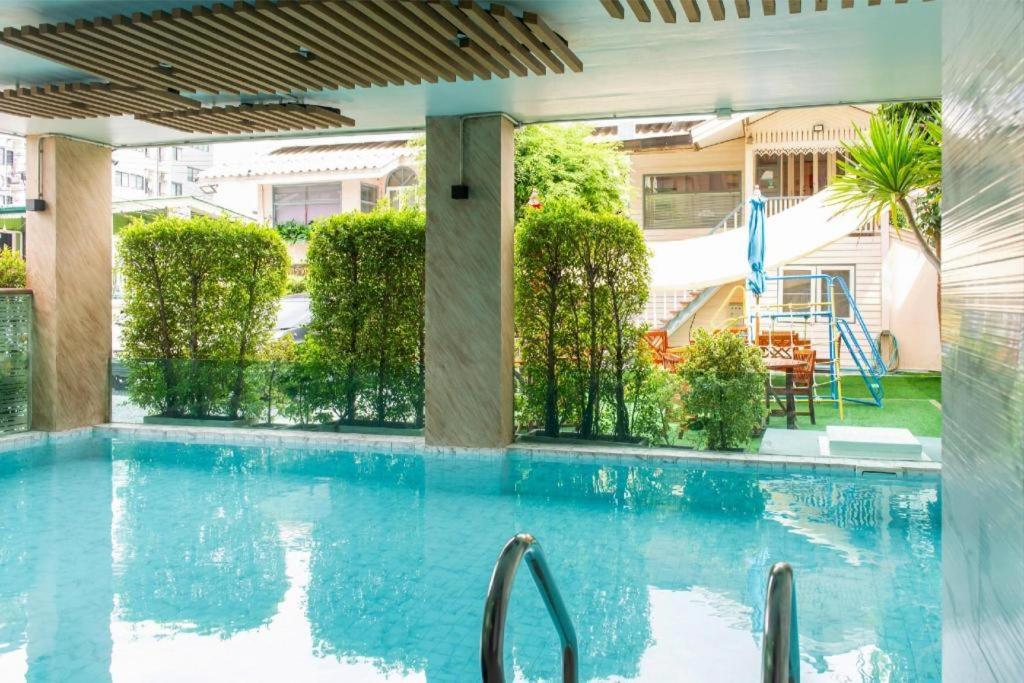 Resort Bangphlat Банкок Екстериор снимка