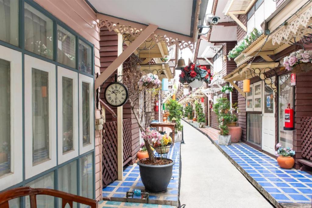 Resort Bangphlat Банкок Екстериор снимка