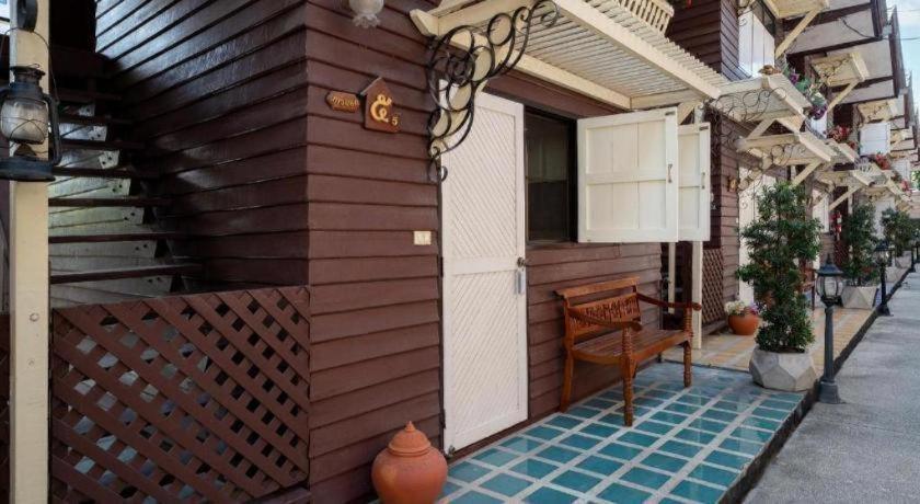 Resort Bangphlat Банкок Екстериор снимка