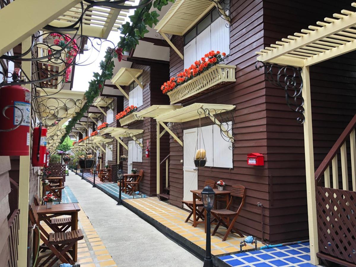 Resort Bangphlat Банкок Екстериор снимка