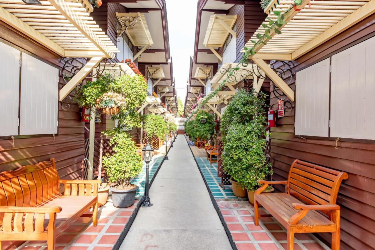 Resort Bangphlat Банкок Екстериор снимка