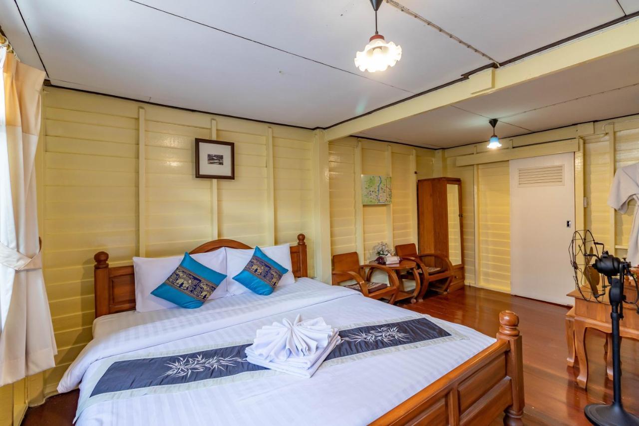 Resort Bangphlat Банкок Екстериор снимка