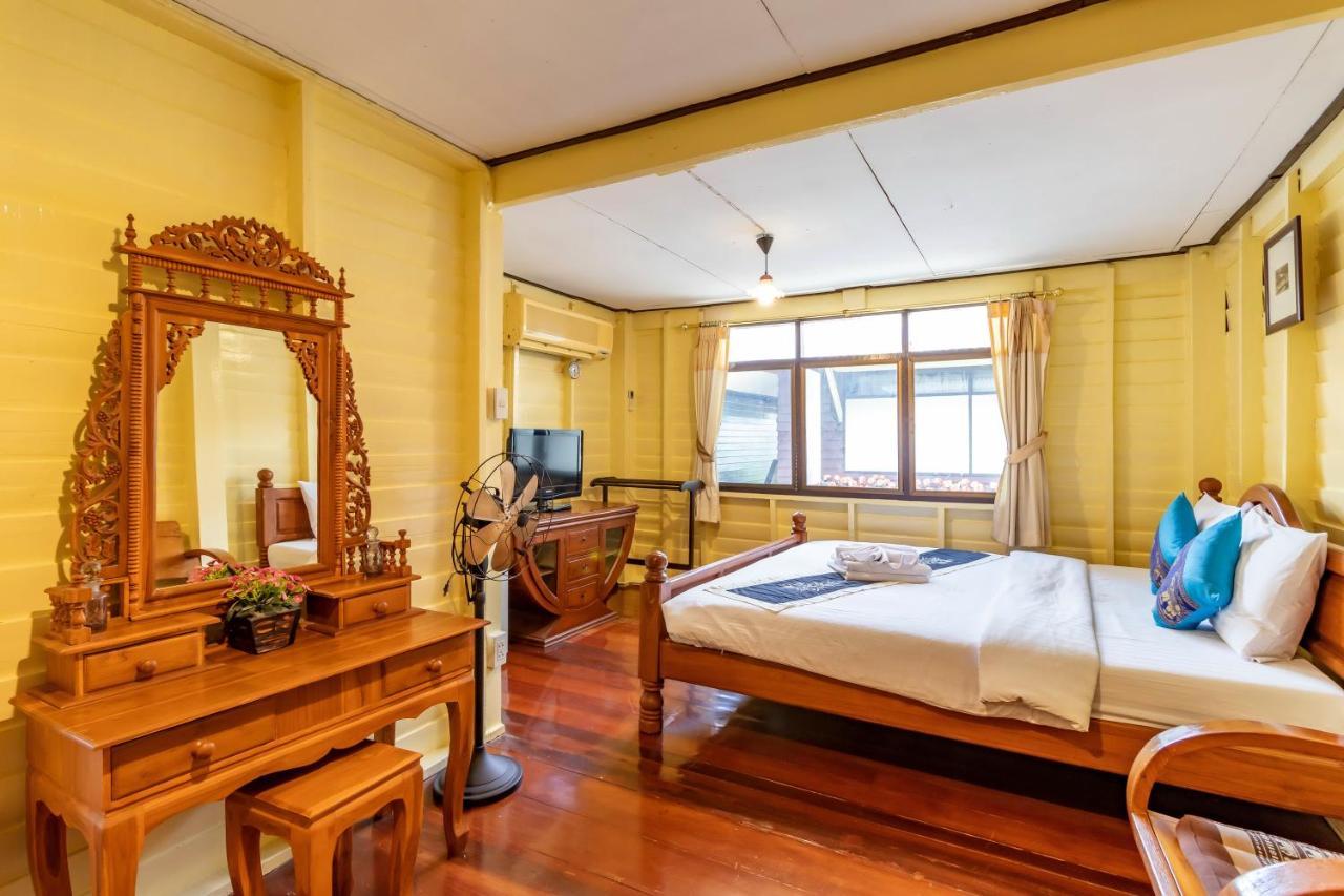 Resort Bangphlat Банкок Екстериор снимка