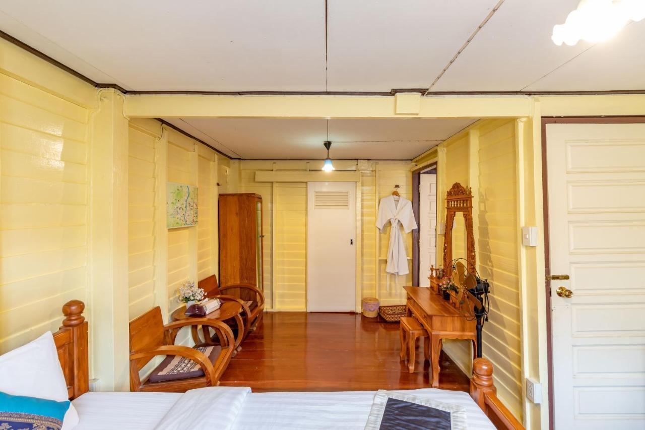Resort Bangphlat Банкок Екстериор снимка
